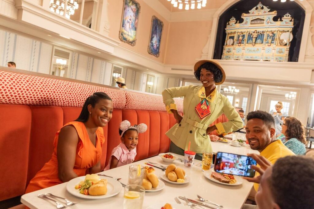 1900 Park Fare character dining at Grand Floridian in Disney World